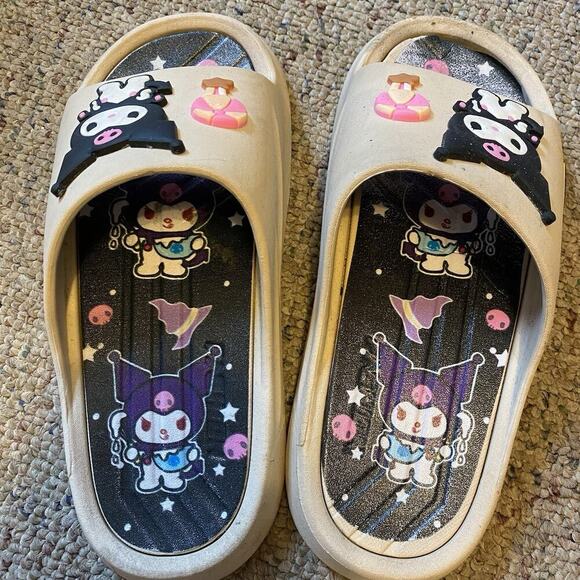 Kuromi Sanrio Hello Kitty Kids Girls Sz 6-8 Sandal Classic Beach Summer Slide In - Picture 6 of 6